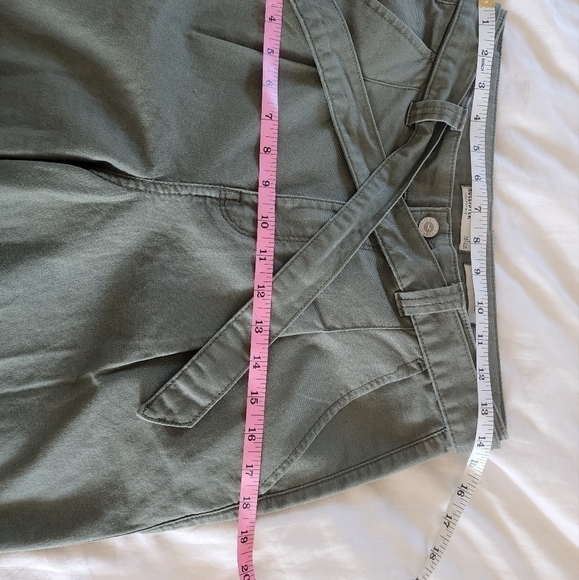 Hollister belted ultra highrise olive green pants size 7 - Picture 3 of 6